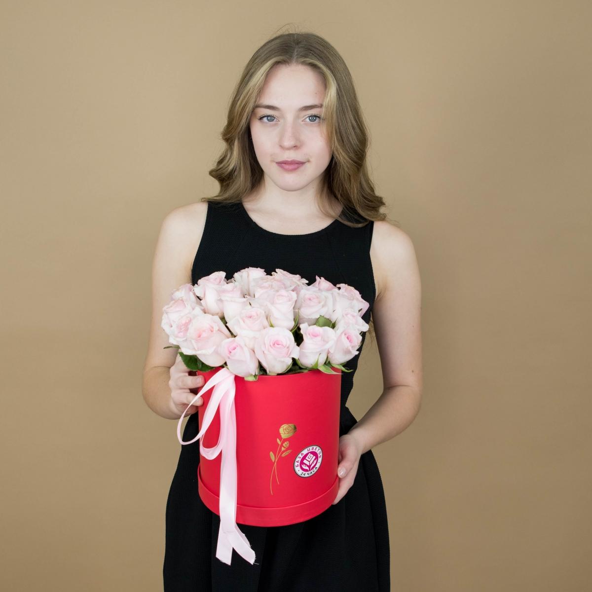 Розы розовые в шляпной коробке Артикул  2004