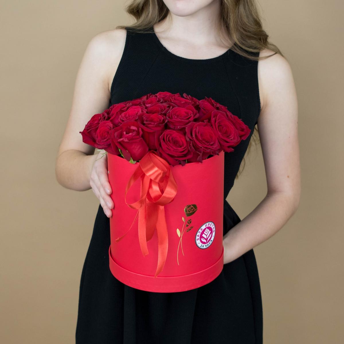 Розы красные в шляпной коробке Артикул   2171